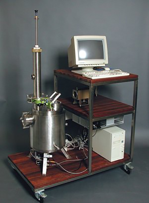 Computerstyret inkubationskammer til mikrobiologiske eksperimenter