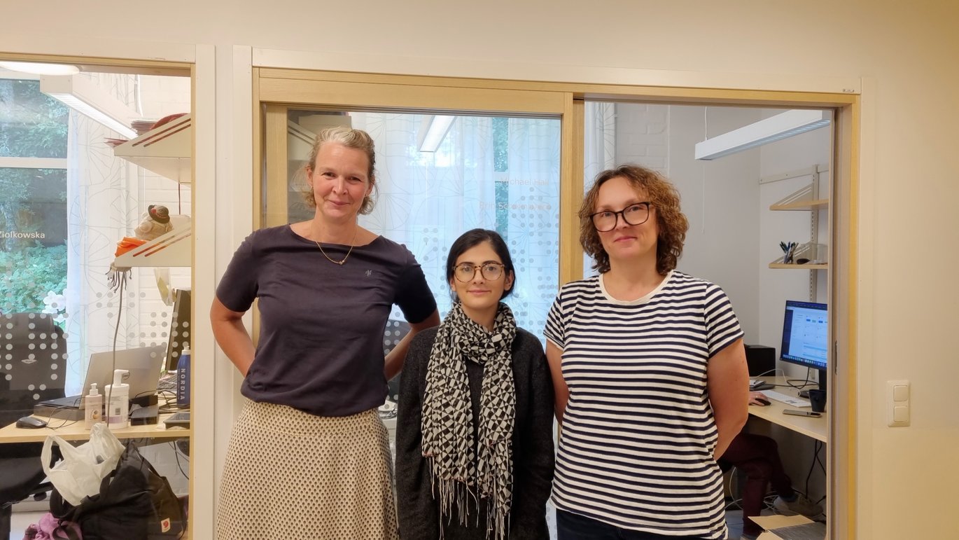 Collaborative project between UCEM and University of Helsinki (from left to right): Linda Sandblad (head of UCEM), Kaneez Fatima (PhD student from University of Helsinki) and Agnieszka Ziolkowska (personnel at UCEM Image: Kaneez Fatima