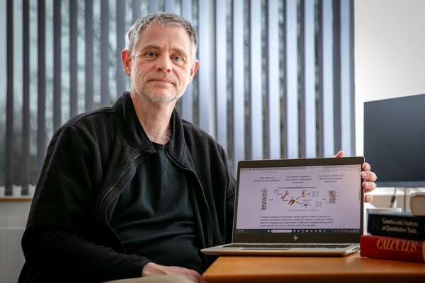 Peter Sørensen, Head of the BALDER project sitting at his desk with his computer. Photo: Lars Kruse